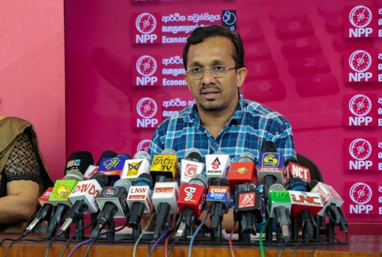 ණය බර, බදු බර, බුක්ති විඳින්නේ මහපාරේ ඉන්න ජනතාව – හඳුන්නෙත්ති