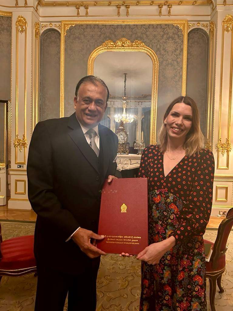 බෝගොල්ලාගම සිය අක්ත පත්‍රයේ විවෘත පිටපත බාරදෙයි.