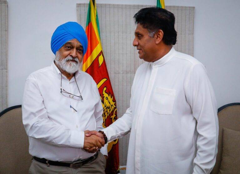 විපක්ෂ නායකවරයා හමු වූ ඉන්දීය ආර්ථීක විශේෂඥ මොන්ටෙක් සිං!