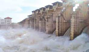 පිටාර ගැලීමට ආසන්න දැදුරු ඔය අවට ජනතාව ප්‍රවේශමෙන්!
