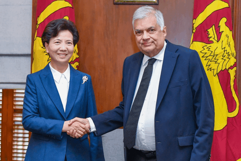 චීන ජනපතිගේ විශේෂ නියෝජිතවරිය ජනපති රනිල් හමුවෙයි. ක්ෂේත්‍ර කිහිපයක් ගැන අවධානය