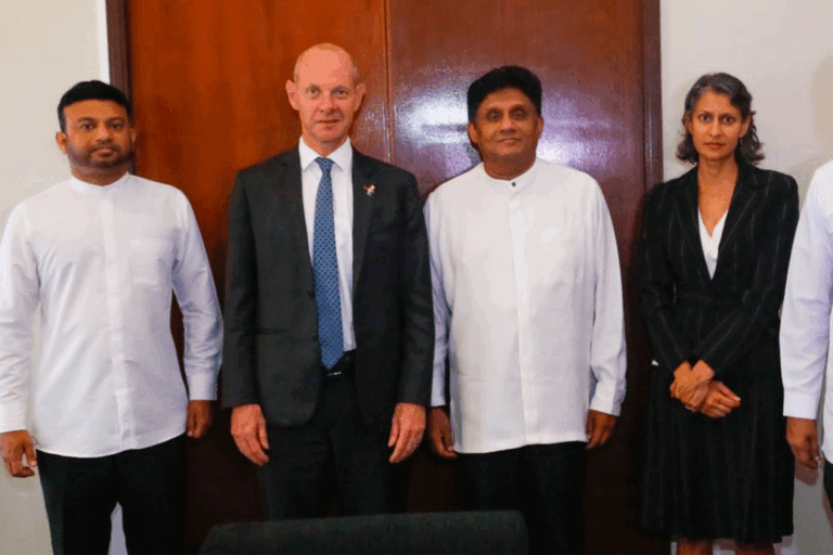 ඔස්ට්‍රේලියානු මහකොමසාරිස්වරයා සහ විපක්ෂ නායකවරයා අතර හමුවක්