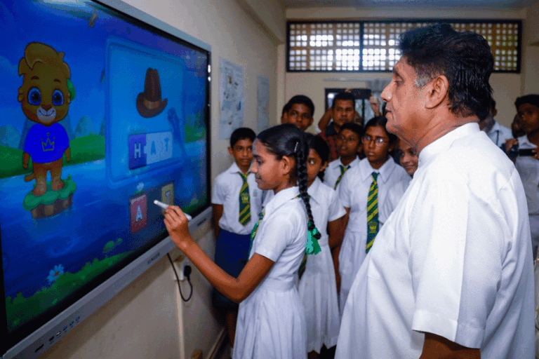 සජිත්ගේ “සක්වල” වැඩසටහනින් 48 වැනි ස්මාර්ට් ක්ලාස් රූම් එක රාවතාවත්ත මෙතෝදිස්ත පාසලට