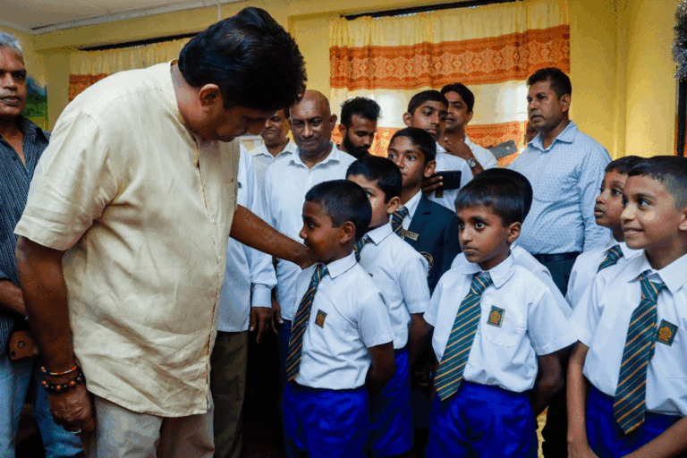 සජිත්ගේ “සක්වල” වැඩසටහනින් 46 වැනි සුහුරු පන්ති කාමරය මහරගම ජනාධිපති විද්‍යාලයට