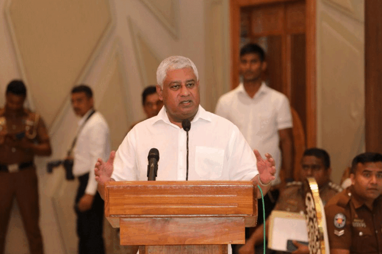 පාතාලය, කුඩු නැති කරන්න බය නැතුව ඇක්ෂන් ගන්න. මම චෙක් කරනවා – ඇමති ටිරාන්ගෙන් පොලිසියට දැඩි උපදෙස් !