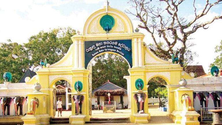 පූජා වට්ටි වල ඇති රන් රිදී, ලොකු ලොකු මුදල් නෝට්ටු යන්නේ කපුවන් ගේ ගෙවල් වලට මිස දෙවියන් ගේ විමානයට නොවේ