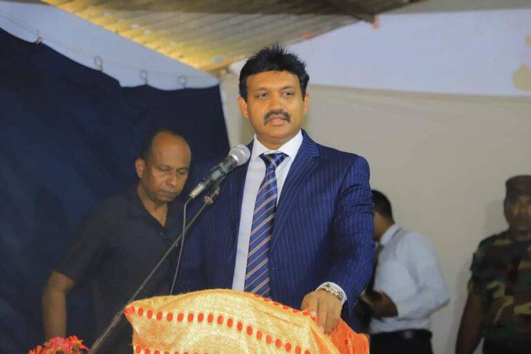 කඳුකර ජනතාවට ගෞරවයක් ලෙස ඉන්දියාවේ මුද්‍රිත ප්‍රථම මුද්දරය සෙන්තිල් තොණ්ඩමන් වෙත!