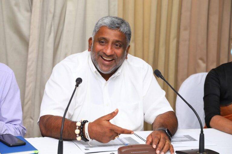 ලයිට් බිලටත් වැට් වදිනවා – ඇමති ප්‍රසන්න