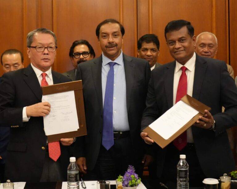 ලංකාවට ඔලිම්පික් ප්‍රමිතියේ හොකී පථ දෙකක්.