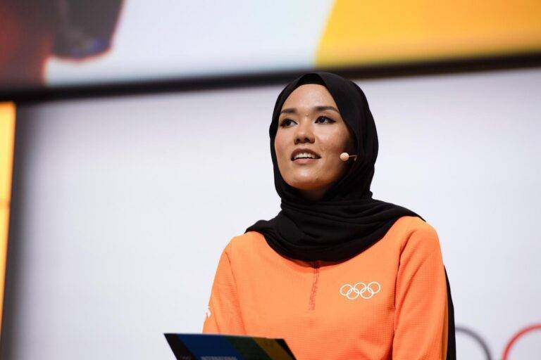 පැරිස් එන “IOC ආදරණීය මනුස්සකමේ කණ්ඩායම” මසෝමා යටතට