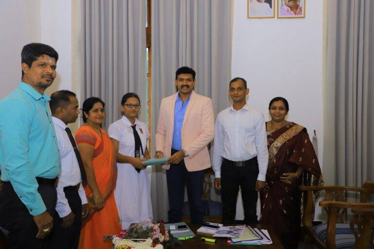 මෙවර සා.පෙළ විභාගයෙන් ත්‍රිකුණාමලය ශ්‍රී ෂන්මුගා හින්දු කාන්තා විද්‍යාලයට ලංකාවෙන් හය වන ස්ථානය!