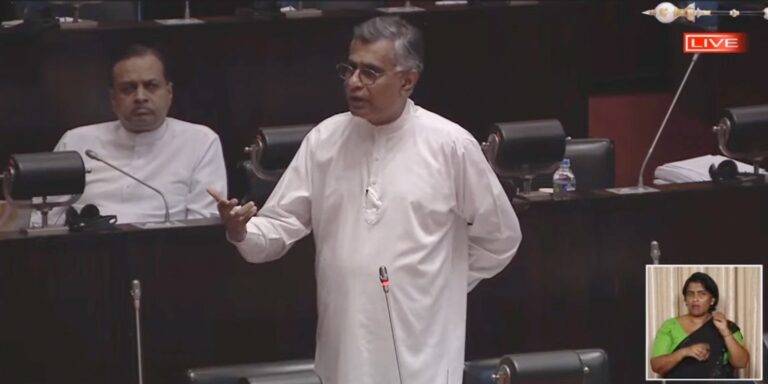 ජේ.ආර් ගේ නිදහස් වෙළෙඳ කලාපත්,ප්‍රේමදාසගේ ඇඟලුම් යුගයත් අවසන්.දැන් තියෙන්නේ Desktop Factory!