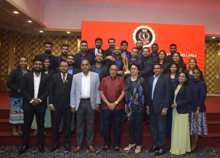 ජනසතු සේවා බැඩ්මින්ටන් තරු මහරගමදී වර්ණ ගන්වයි