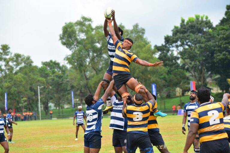 පිරිමි ජය යුද හමුදාවට,කාන්තා ජය නාවික හමුදාවට