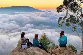 ගෙවී යන වසරේ සංචාරක පැමිණීම සුබයි!