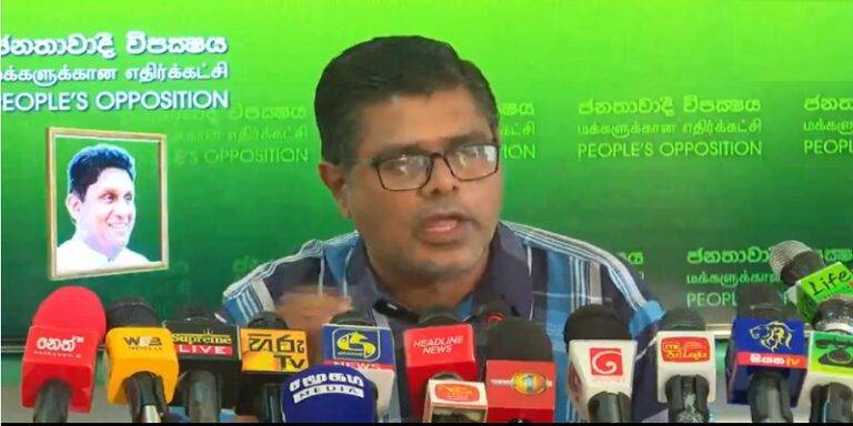 මහින්දගේ අත්වල ලේ නැතිවුණාට අල්මාරියේ ඇටකටු තියෙනවා – මුජිබර්ගෙන් දරුණු චෝදනාවක්!