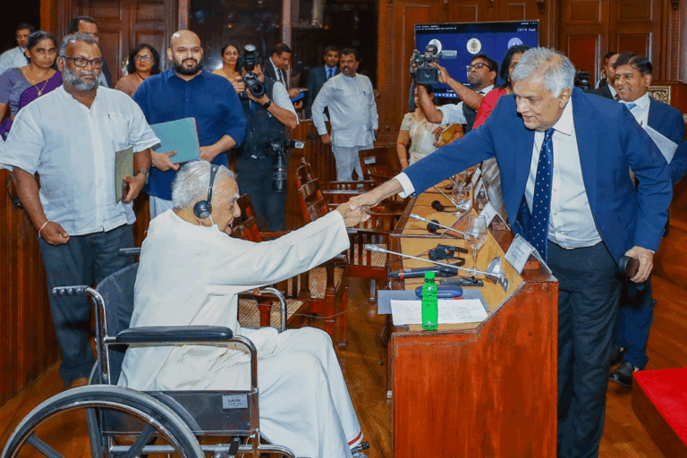 ජනපති සහ උතුරු – නැගෙනහිර ද්‍රවිඩ පාර්ලිමේන්තු මන්ත්‍රීවරුන් අතර හමුවක්