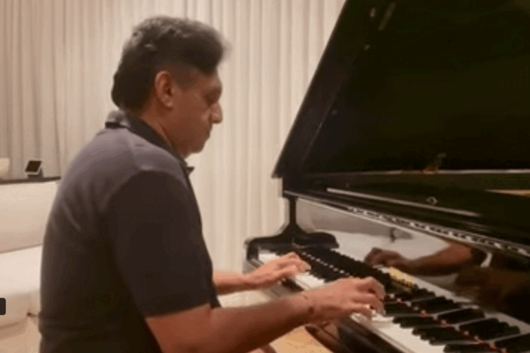 නත්තලට සුබපැතුම් එක් කළ විපක්ෂ නායක සජිත්ගේ පියානෝ වාදනය (VIDEO)