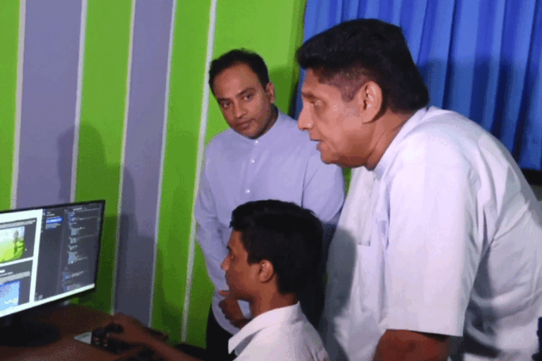 සජිත්ගේ “සක්වල” වැඩසටහනේ 54 වැනි ස්මාර්ට් පන්ති කාමරය සපුගස්කන්ද මහා විද්‍යාලයට (VIDEO)