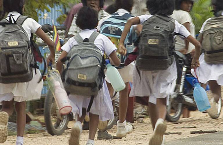 හෙට(22) සිට තෙවන පාසල් වාරයේ නිවාඩුව ඇරඹේ!