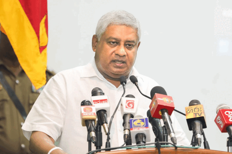 ඉදිරි මාස හයේ ලොකු වෙනසක් කරමු. කිසිම බලපෑමකට යටත් වෙන්න එපා – ඇමති ටිරාන් පොලිසියට කියයි