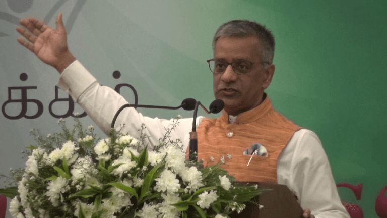 දීර්ඝ කාලීන මිතුරෙකු වශයෙන් ශ්‍රී ලංකාවට උපකාර කිරීමට නොපැකිළෙන බව ඉන්දීය මහ කොමසාරිස් මහනුවර දී පවසයි.
