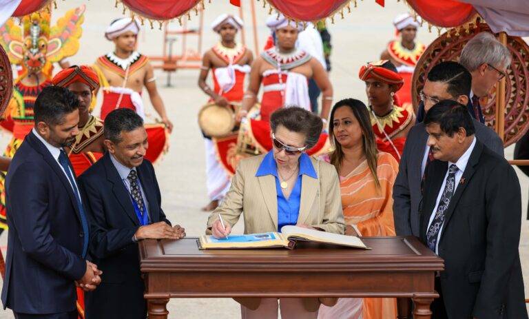 රාජකීය ඈන් කුමරිය ජනපති හමුවෙයි!