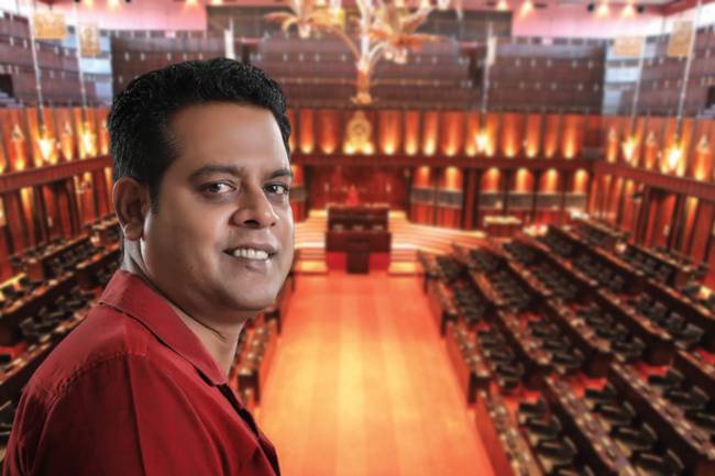 අධිවේගී මාර්ගයේ අනතුරකින් රාජ්‍ය ඇමති සනත් නිශාන්ත ජීවිතක්ෂයට!