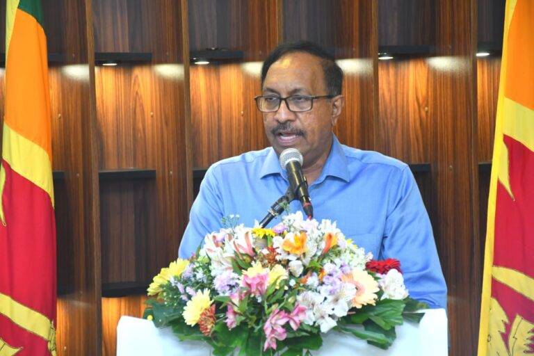 දේශපාලනය ගැන නොදන්නා කෙනෙක් ගෙනත් අපි මුළු දේශපාලනයම විනාශ කරගත්තා!