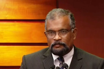 රට බංකොලොත් කියල අපි නම් කිව්වේ නැහැ – පොහොට්ටු ලේකම්ගේ කාරක සභාවට මුදල් ලේකම් උත්තර බඳියි