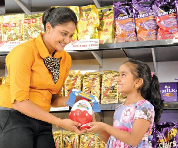 මාර්ග සංවර්ධන අධිකාරියෙන් VAT FREE වෙළඳසැල්!