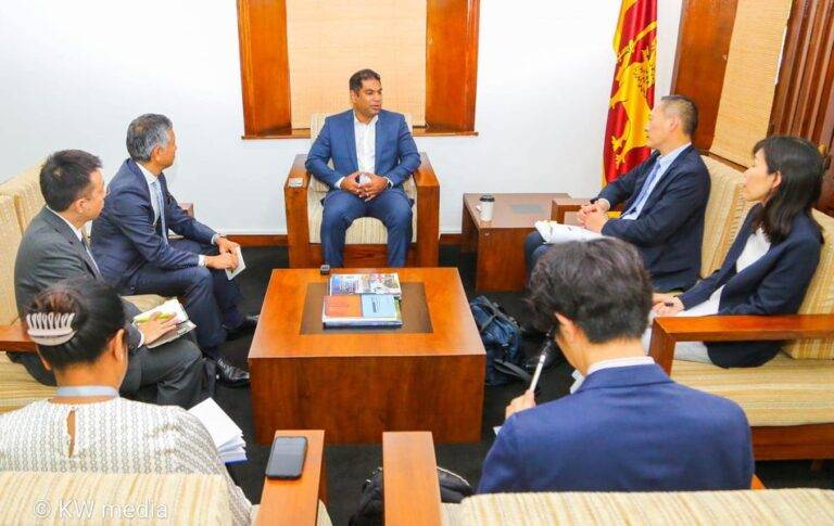 සේවක විරෝධය නොතකා ලංවිම ප්‍රතිව්‍යුහගත කිරීම ගැන ඇමති අදත් සාකච්ජාවක!