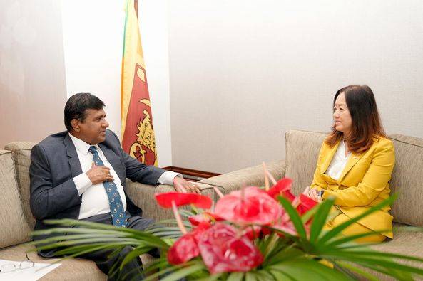 අමෙරිකානු තානාපතිනියගෙන් සුබවාදී අදහසක්!