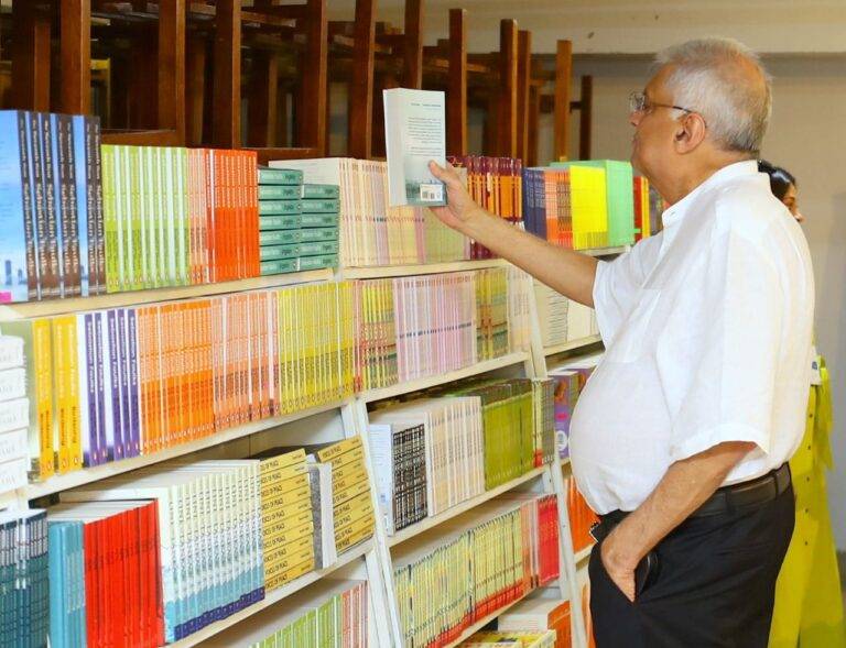 ගාලු සාහිත්‍ය උළෙල නැරඹූ ජනාධිපති රනිල්!