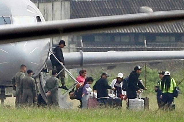 අපරාධ කල්ලි නායක ඇඩොල්ෆෝ මැසියාස්ගේ බිරිඳ සහ දරුවන් ආජන්ටිනාවෙන් පිටුවහල් කරයි!
