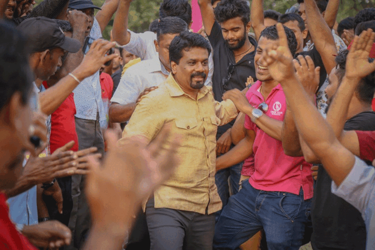 අවිචාරයෙන් අවිචාරයට, පොහොට්ටුවෙන් මාළිමාවට ….
