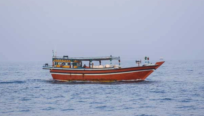 දකුණු වෙරළට නුදුරෙන් මත්කුඩු තොගයක් සමඟ බහුදින ධීවර යාත්‍රාවක් නාවික හමුදා අත්අඩංගුවට!