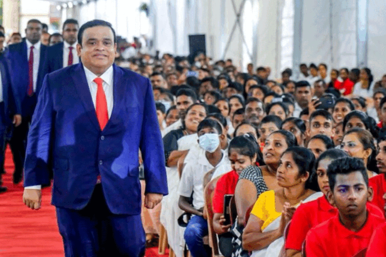JR ගේ නිදහස් වෙළඳ කලාප හා ප්‍රේමදාසගේ ඇඟළුම් කම්හල්වලට පසු ධම්මික පෙරේරාගේ තොරතුරු තාක්ෂණික රැකියා කලාප !