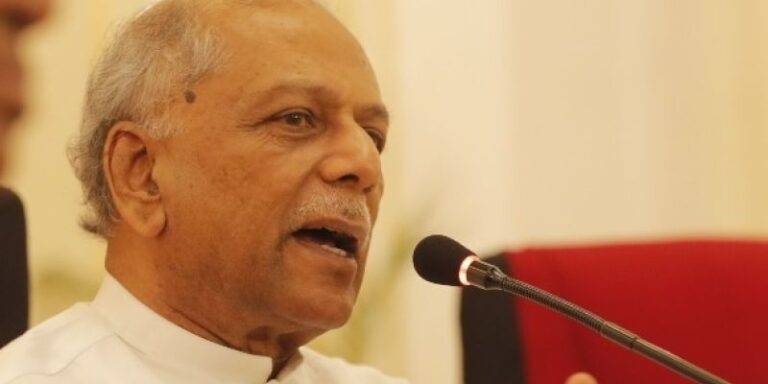 බුදු දහමට සිදුවන තර්ජන මැඩලීම සඳහා නව නීති සම්පාදනය අපේක්ෂා කරන බව අගමැතිවරයා මහනුවර දී පවසයි.