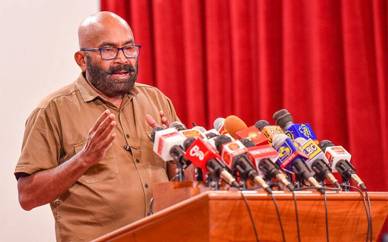 රාජ්‍ය ඇමති සියඹලාපිටියට වද දෙන බදු දැල!