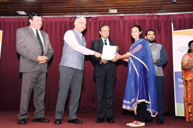 2024-25 අධ්‍යයන සැසිය සඳහා ඉන්දියාවේ හින්දි භාෂාව හැදෑරීම සඳහා ශිෂ්‍යත්ව!