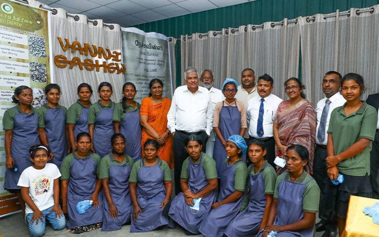 වන්නි කැෂු” කජු නිෂ්පාදන ආයතනය නැරඹූ ජනපති රනිල්!