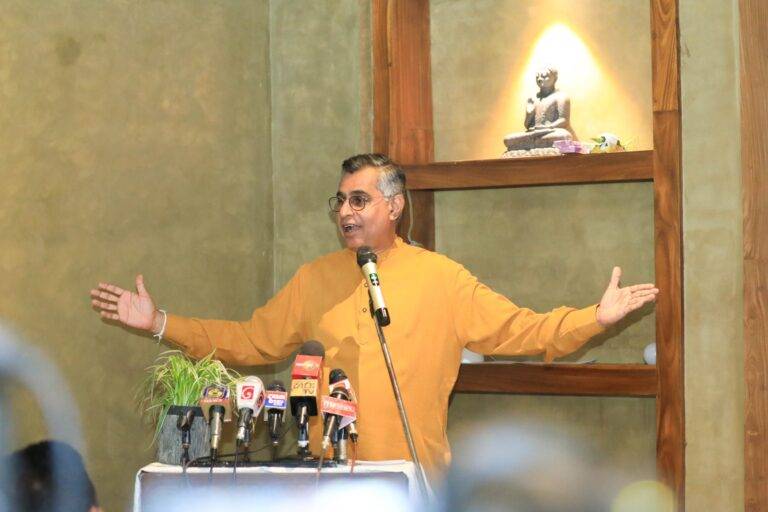 පිළිකන්නෙ සිටි මැරයන් දේශපාලඥයන් බවට පත්කළ අප්පච්චි ගැන මතක තියා ගත්තොත් හොඳයි – චම්පිකගෙන් අමුතු කතාවක් (VIDEO)