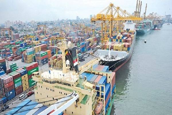 කොළඹ වරාය සංක්‍රමණ ස්ථානයක් ලෙස ​යොදා ගැනීම නිසා තදබදයක්!
