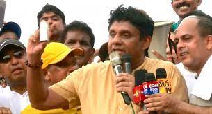 ජල හා කඳුළු ගෑස් ප්‍රහාරයන්ට සජිත් මැදි වූ හැටි මෙන්න! (VIDEO)