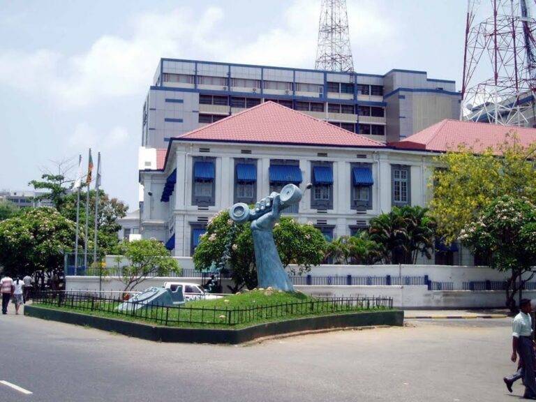 sri lanka telecom හි ආයෝජනයට සමාගම් තුනකින් යෝජනා!