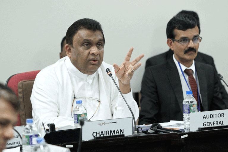 සත්ව ගොවිපොළවල් 14000 කට වැඩි සංඛ්‍යාවක් වැහිලා !
