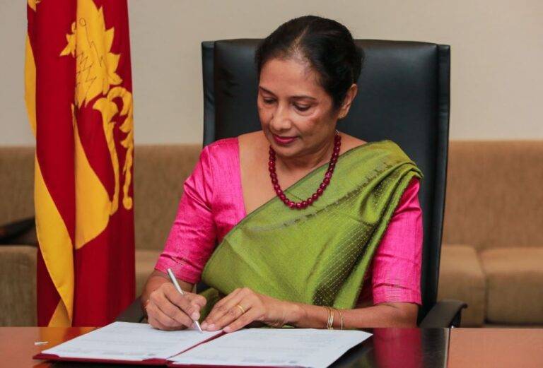 නව අධ්‍යාපන ලේකම්ධුරය වසන්තා පෙරේරා මහත්මියට!
