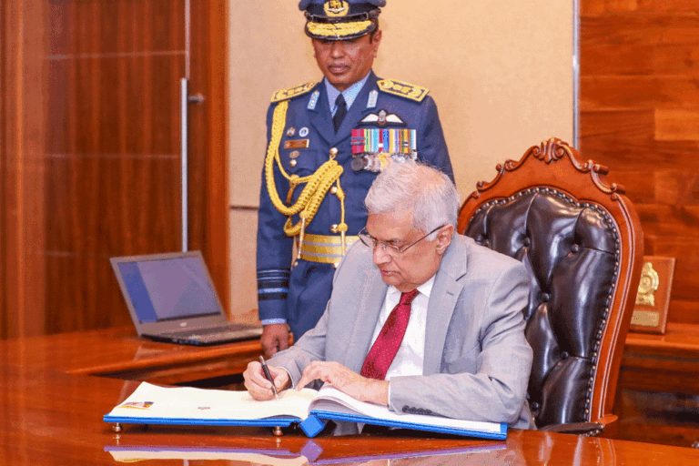 නිවැරදි තීන්දු තීරණ සමග මේ වසරේදී ශ්‍රී ලංකාව සීඝ්‍ර ආර්ථික වර්ධනයක් කරා ගෙන යනවා – රනිල්