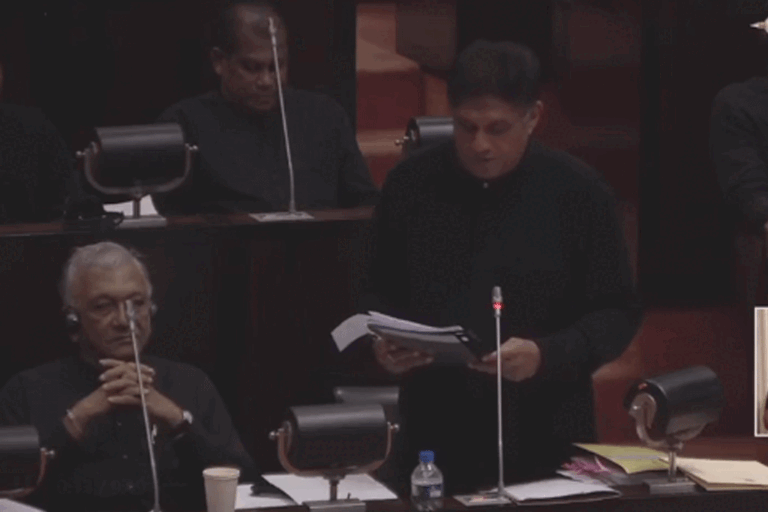 ගෘහ ආදායම් පහළ යාම සහ වියදම් ඉහළ යාම නිසා ප්‍රශ්න රැසක්. මේවාට රජය විසඳුම් දිය යුතුයි – සජිත් (VIDEO)